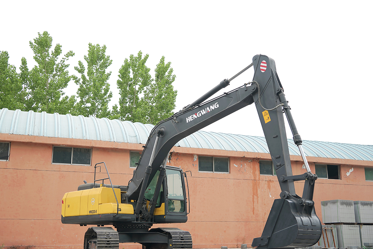 HW-220履帶中大型挖掘機